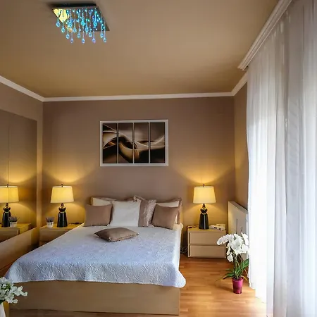 Novak Apartman Gyula Exterior foto
